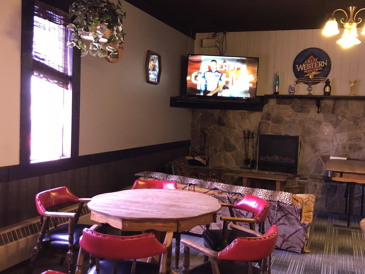 Agassiz Park Lodge - Under New Management McCreary Eksteriør billede